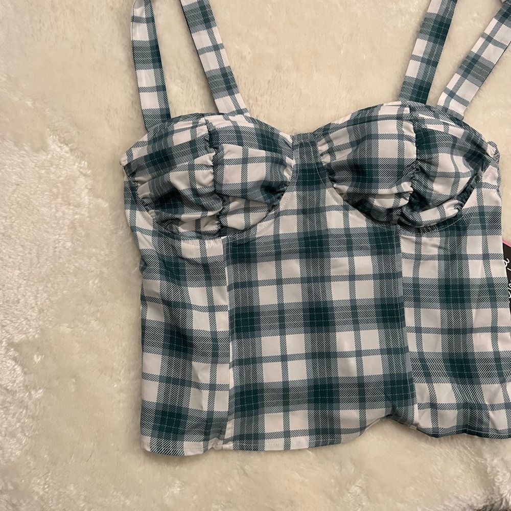 Mixed Thread Los Angeles Cropped Top - Picture 2 of 3